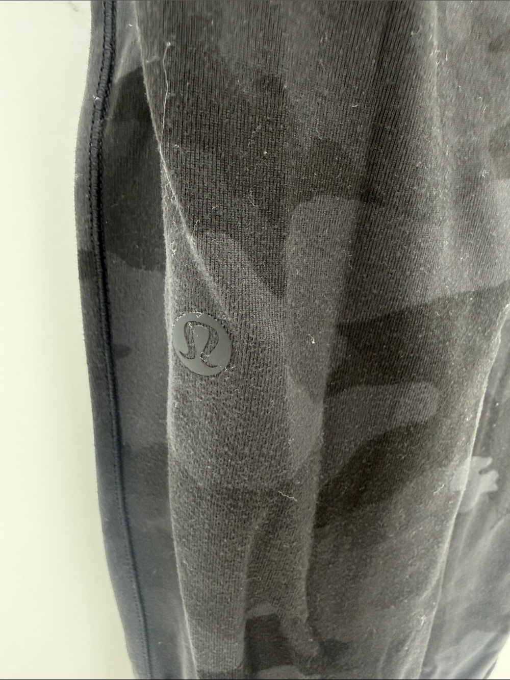 Lululemon Size 2 Black Camo Align Jogger‎ Pants - Athletic Drawstring Waist - Picture 4 of 6